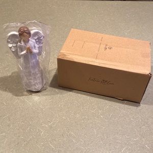 Nature’s Bloom Collection Angel Pray carving